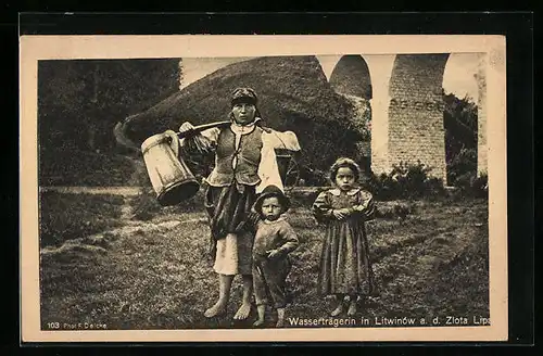 AK Litwinow a. d. Zlota Lipa, Wasserträgerin mit Kindern