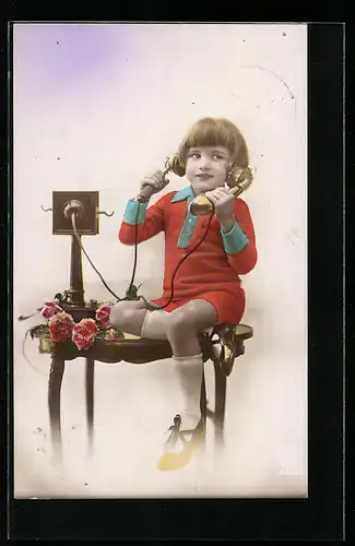 AK Mädchen im roten Kleidern am Telefon