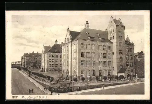 AK Hof i. B., Schillerschule, Strassenansicht aus der Vogelschau