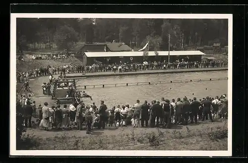 AK Roth bei Nürnberg, Schwimmwettkampf im Familienschwimmbad aus der Vogelschau