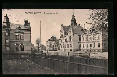 AK Oberlungwitz, Strassenpartie mit Postamt und Sparkasse