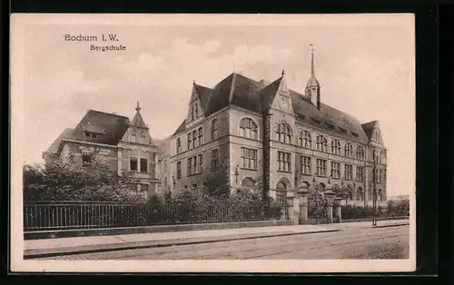 AK Bochum i. W., Strassenpartie mit Bergschule