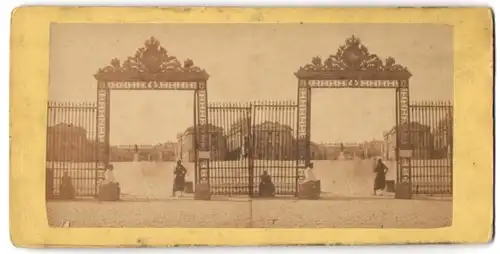 Stereo-Fotografie unbekannter Fotograf, Ansicht Paris, Eingang zum Schloss Versailles