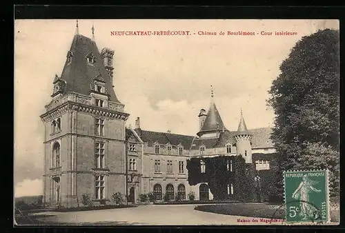 AK Neufchateau-Frebécourt, Château de Boulémont, Cour intérieure