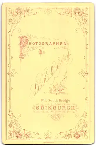 Fotografie G. R. Lawson, Edinburgh, 102 South Bridge, Frau im besten Alter im schlichten Kleid