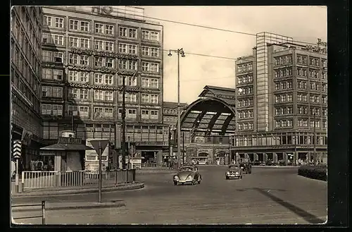 AK Berlin, Alexanderplatz, HO Warenhaus, VW-Käfer