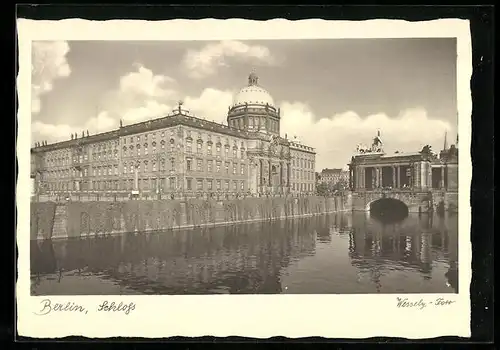 AK Berlin, Blick auf das Schloss