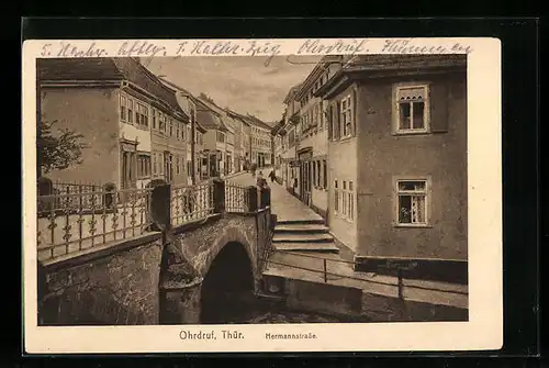 AK Ohrdruf / Thür., Hermannstrasse mit Passanten