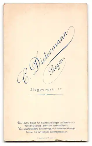 Fotografie C. Dietermann, Siegen, Siegbergstr. 1 a, Süsses Kleinkind im weissen Kleid