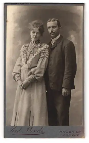 Fotografie Paul Mende, Hagen i. W., Bahnhof-Str. 49, Junges Paar in hübscher Kleidung