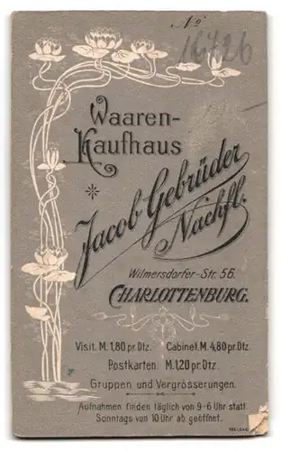 Fotografie Waren-Kaufhaus Jacob Gebrüder Nachfl., Berlin-Charlottenburg, Wilmersdorfer-Str. 56, Junge Dame im Kleid
