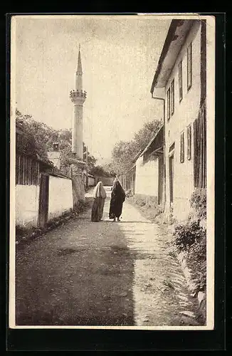 AK Sarajevo, Strassenpartie mit Turm und zwei Frauen