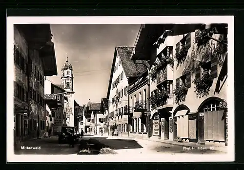 AK Mittenwald, Wohnhäuser im Sonnenlicht