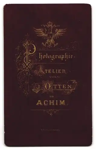 Fotografie J. Otten, Achim, Ernster Herr mit Vollbart und ernste Dame mit Spitzenkragen