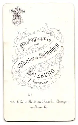 Fotografie Würthle & Spinnhirn, Salzburg, Schwarzstrasse 7, Mädchen mit langen Haaren, Ohrschmuck und Spitzenkragen