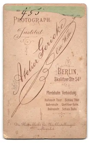 Fotografie Atelier Gericke, Berlin, Skalitzer Strasse 54c, Älterer Bürgerlicher mit Locken über den Ohren im Dreiteiler