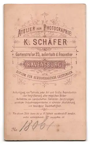 Fotografie K. Schäfer, Ravensburg, Gartenstrasse 23, Freundliche junge Dame mit Spitzenkragen und Brosche