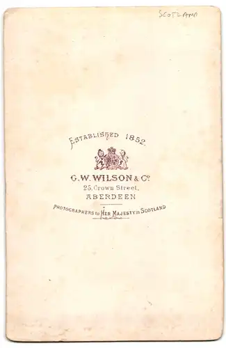 Fotografie G.W. Wilson, Aberdeen, 25 Crown Street, Betagter Herr mit Rauschebart im Anzug