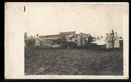 Foto-AK Wrack eines Feindfliegers