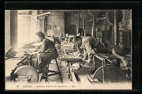 AK Theirs, Intérieur d`Usine de Coutellerie, Arbeiter bei der Besteckherstellung