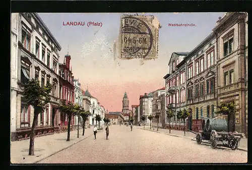 AK Landau /Pfalz, Westbahnstrasse mit Passanten