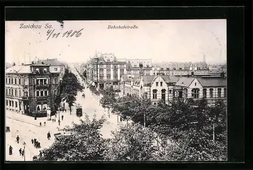 AK Zwickau /Sa., Blick in die Bahnhofstrasse, Strassenbahn
