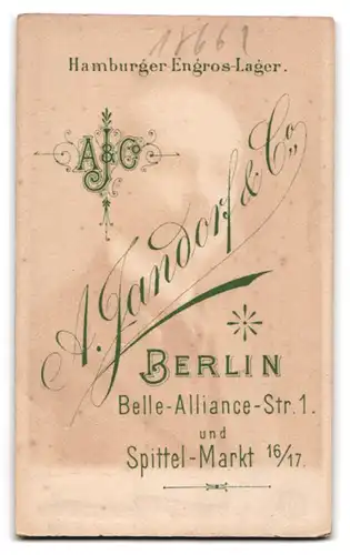 Fotografie A. Jandorf & Co., Berlin, Belle-Alliance-Str. 1, Spittel-Markt 16-17, Eleganter Herr mit Zwicker