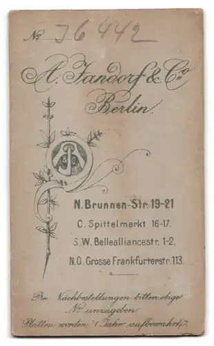 Fotografie A. Jandorf & Co., Berlin, Brunnenstr. 19-21, Bürgerlicher Herr mit Brille und Schnauzbart