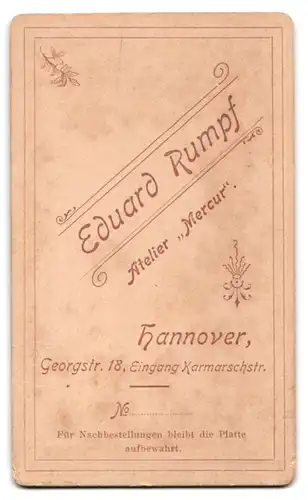 Fotografie Eduard Rumpf, Hannover, Georgstr. 18 Eingang Karmarschstr., Bürgerliches Paar in modischer Kleidung