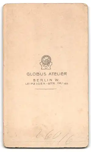 Fotografie Globus Atelier, Berlin, Leipziger-Strasse 132 /135, Vater mit Zwicker und seine Tochter