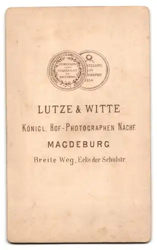 Fotografie Lutze & Witte, Magdeburg, Breite Weg, Älterer Bürgerlicher mit Querbinder und Weste