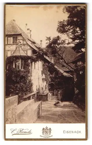 Fotografie Carl Remde, Eisenach, Ansicht Eisenach, Blick in den Burghof der Wartburg