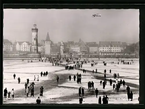 AK Lindau i. B., Zur Erinnerung an das Eisjahr 1963, Blick auf die Hafeneinfahrt vom zugefrorenen Bodensee aus