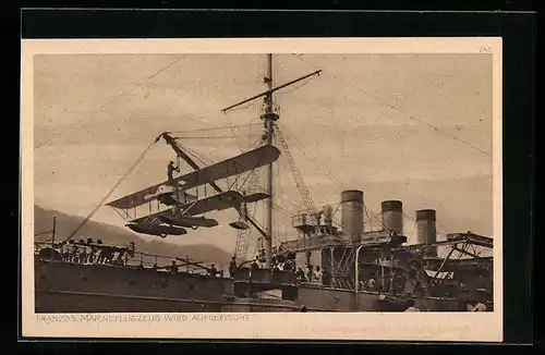 AK Französ. Marineflugzeug wird aufgefischt, Wasserflugzeug