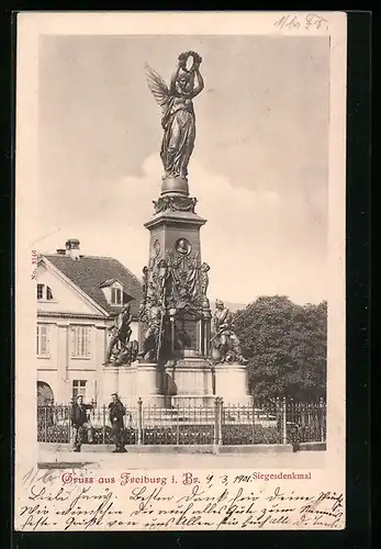 AK Freiburg i. Br., Siegesdenkmal im Sonnenlicht