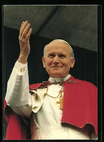 AK Papst Johannes Paul II. im Ornat hebt segnend den Arm