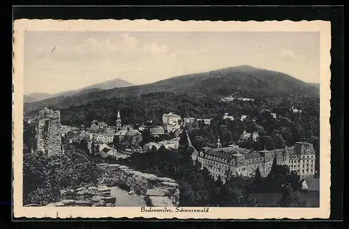 AK Badenweiler /Schwarzwald, Ortsansicht mit Bergen