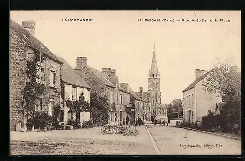 AK Passais, Rue de St-Cyr et la Place
