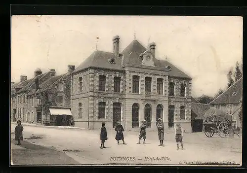 AK Putanges, Hotel-de-Ville