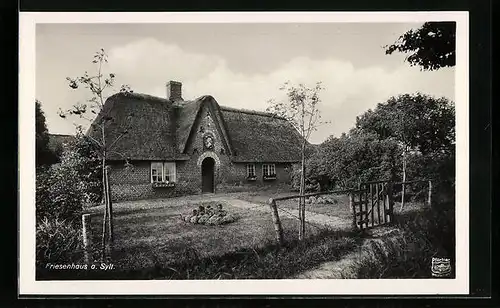 AK Westerland / Sylt, Friesenhaus mit Garten