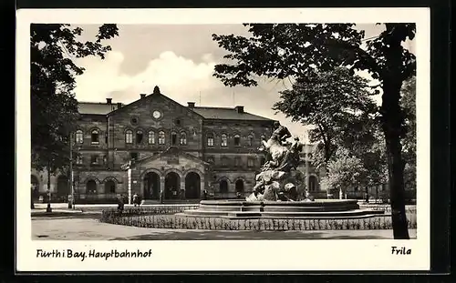 AK Fürth i. Bay., Hauptbahnhof und Brunnen