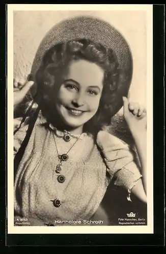 AK Schauspielerin Hannelore Schroth als Fräulein mit Hut