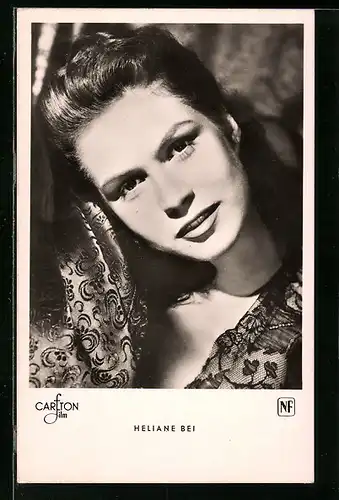 AK Schauspielerin Heliane Bei mit sinnlichem Blick