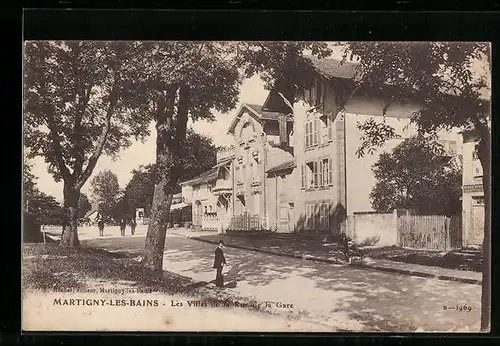 AK Martigny-les-Bains, les Villas de la Rue de la Gare