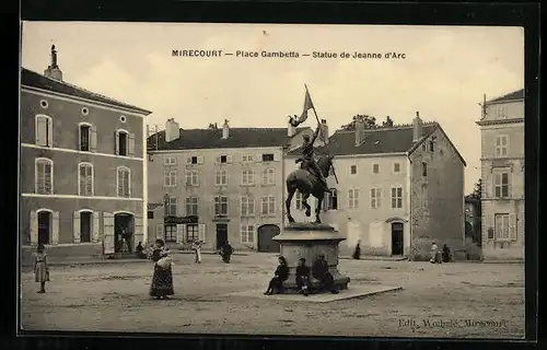 AK Mirecourt, Place Gambetta, Statue de Jeanne d`Arc