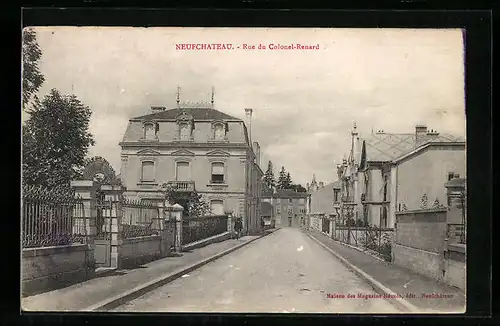 AK Neufchateau, Rue du Colonel-Renard