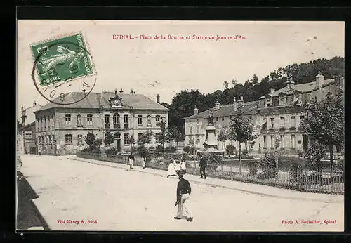 AK Épinal, Place de la Bourse et Statue de Jeanne d`Arc