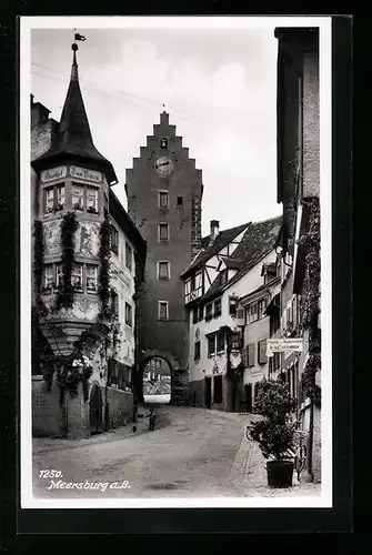 AK Meersburg /Bodensee, Strassenpartie am Obertor, mit Gasthof zum Bären