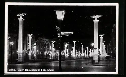 AK Berlin, Unter den Linden im Festschmuck, Illuminierte NS-Stelen