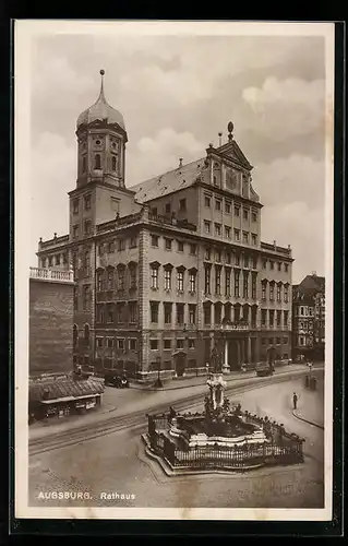 AK Augsburg, Blick auf das Rathaus und das Denkmal